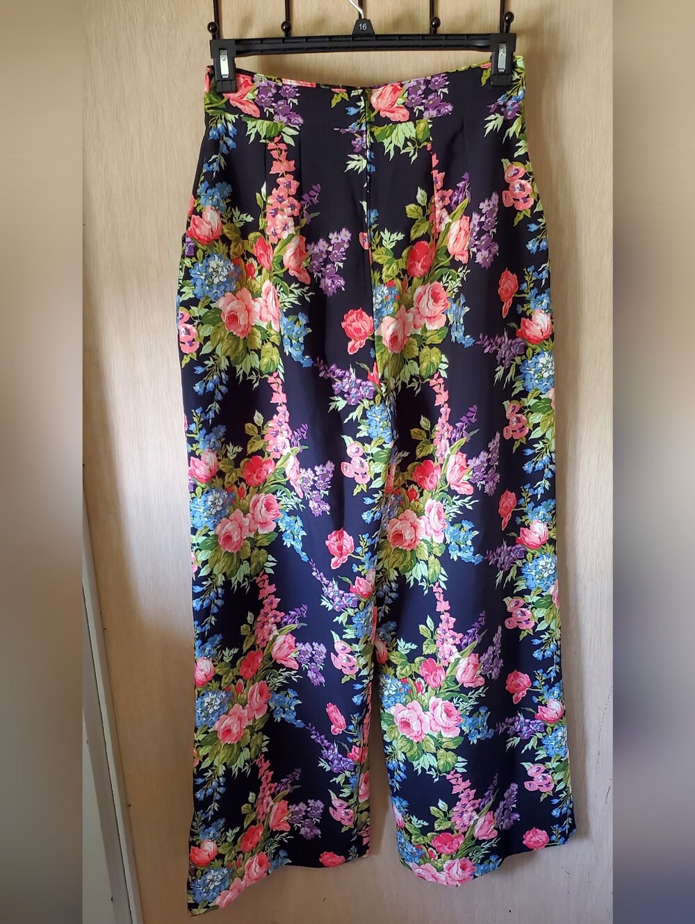 Vixen by Micheline Pitt Vacation Pants in Floral Print, Size LG NWT - Picture 3 of 7